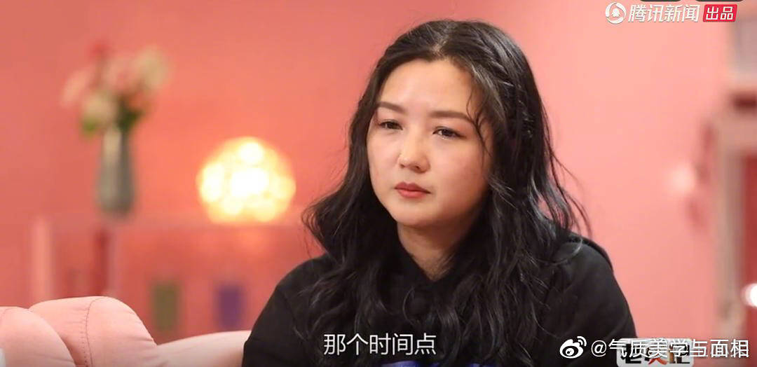 对于何洁的印象停留在那年的超级女声,年轻时神态很吸引人|脸型|何洁|五官_新浪新闻