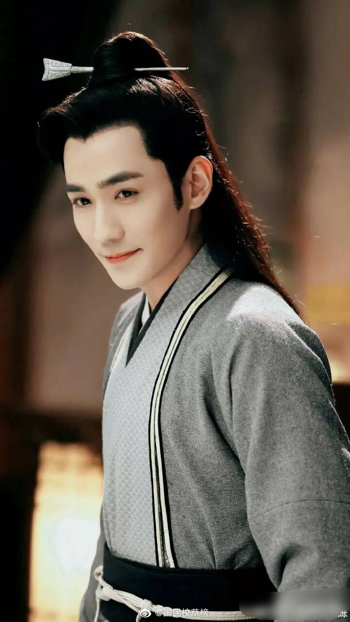 朱一龙的古装装扮,温润如玉,谦谦公子,帅极了!