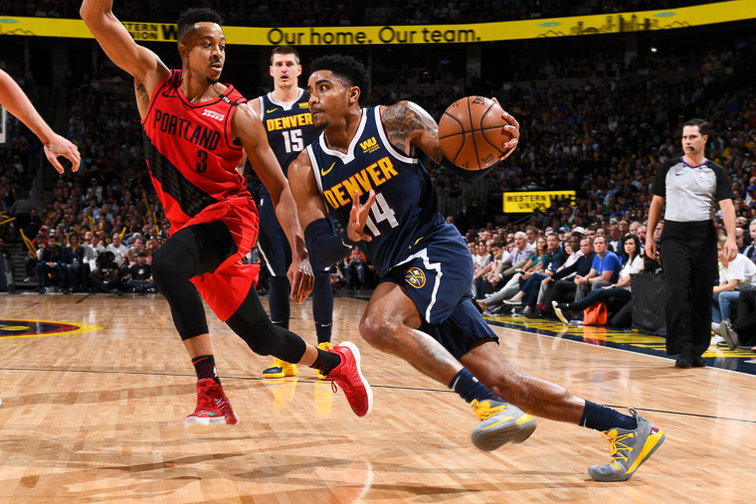 掘金队主场激战湖人