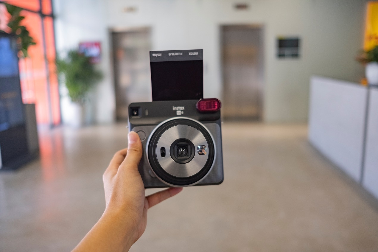 富士sq6评测:变"方"了的一次成像相机更好玩