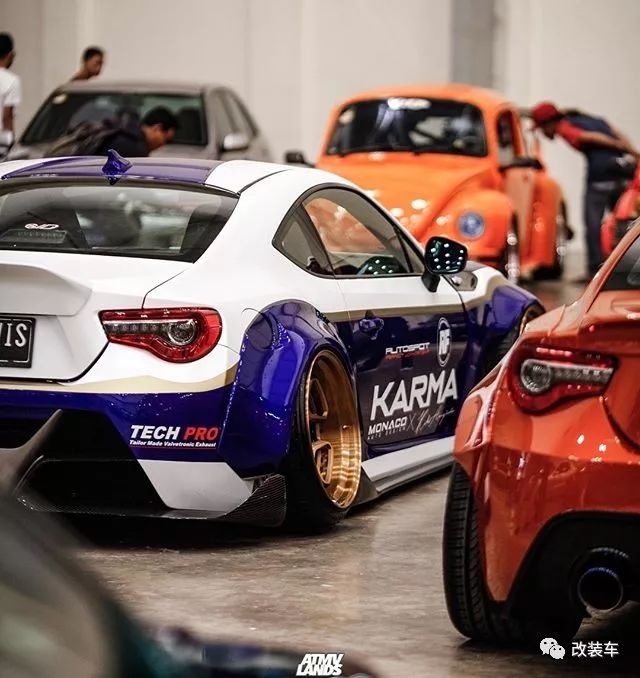 丰田86换上全新宽体套件,极具未来感的设计真是太帅了!