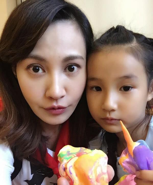 十年前她比范冰冰还要美,苦恋谢霆锋,后下嫁丑男,无人问津|杨雪|丑男