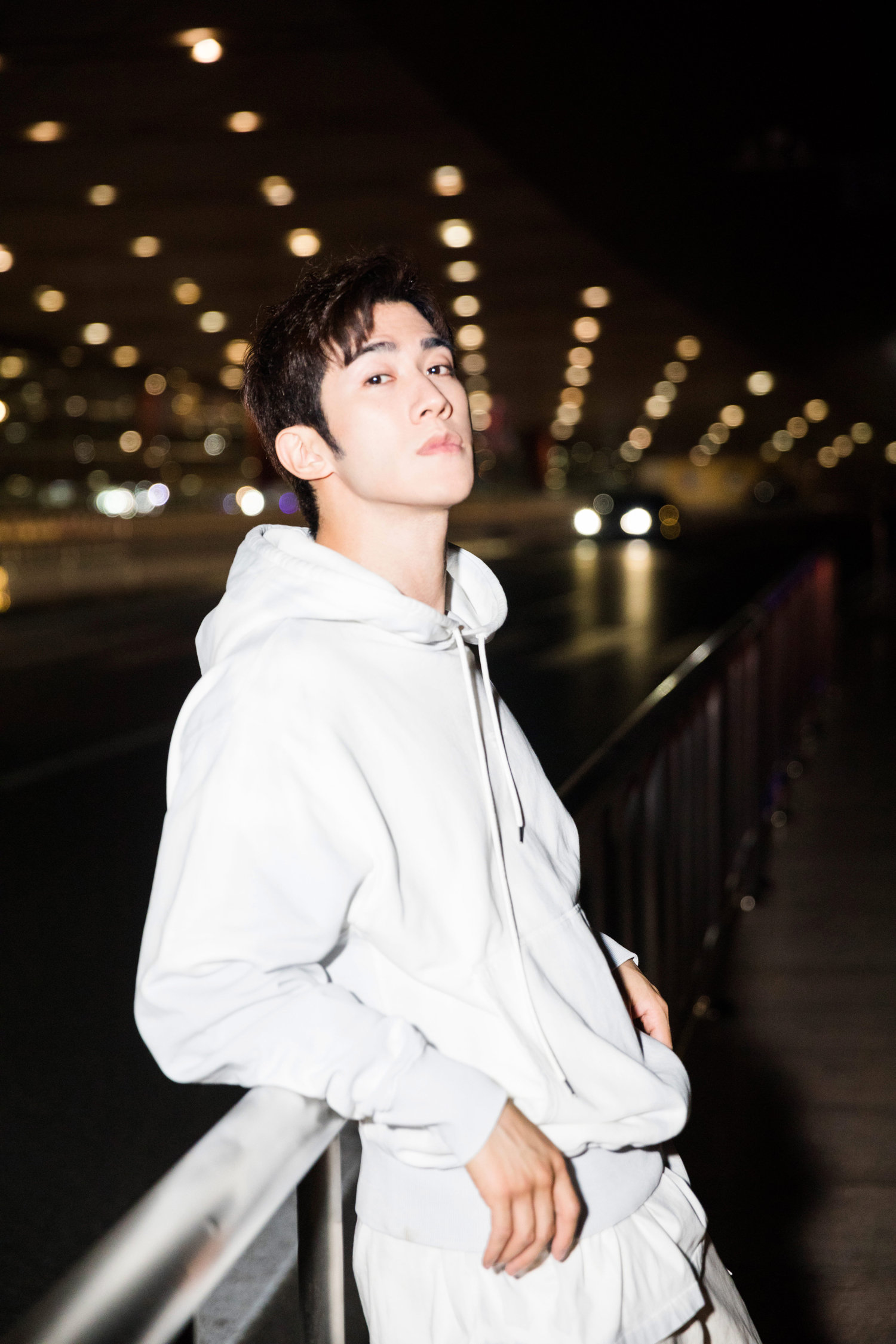 李治廷 作为stella mccartney唯一受邀亚洲男星出发前往米兰男装周