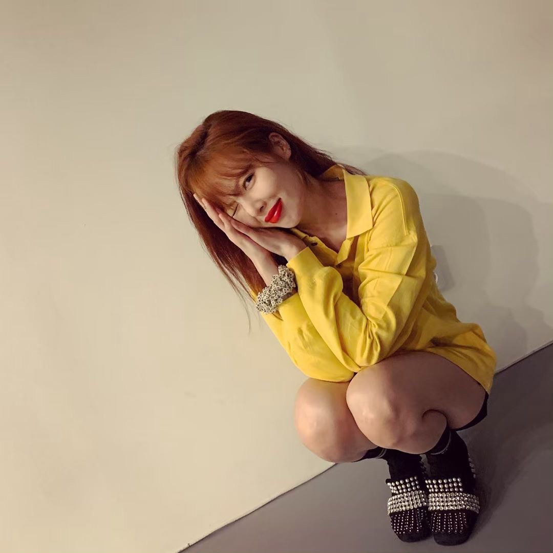 金泫雅 ins更新(马儿一如既往的好衣品 好身材!