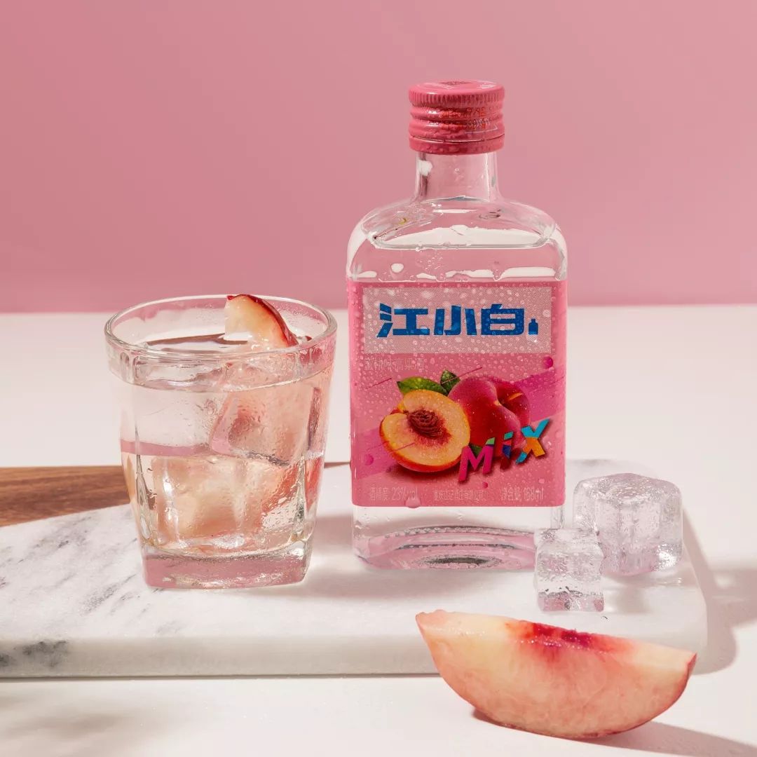 蜜桃果味江小白单纯的同款1如果再mix一下呢消愁有八杯酒感受这夏天的