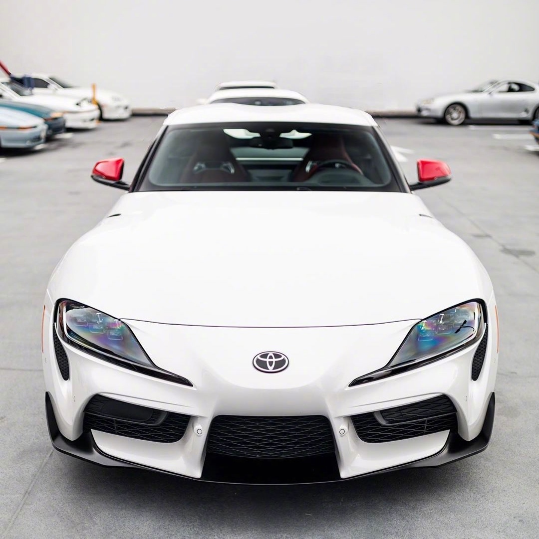 丰田supra,这白色还是很漂亮滴!