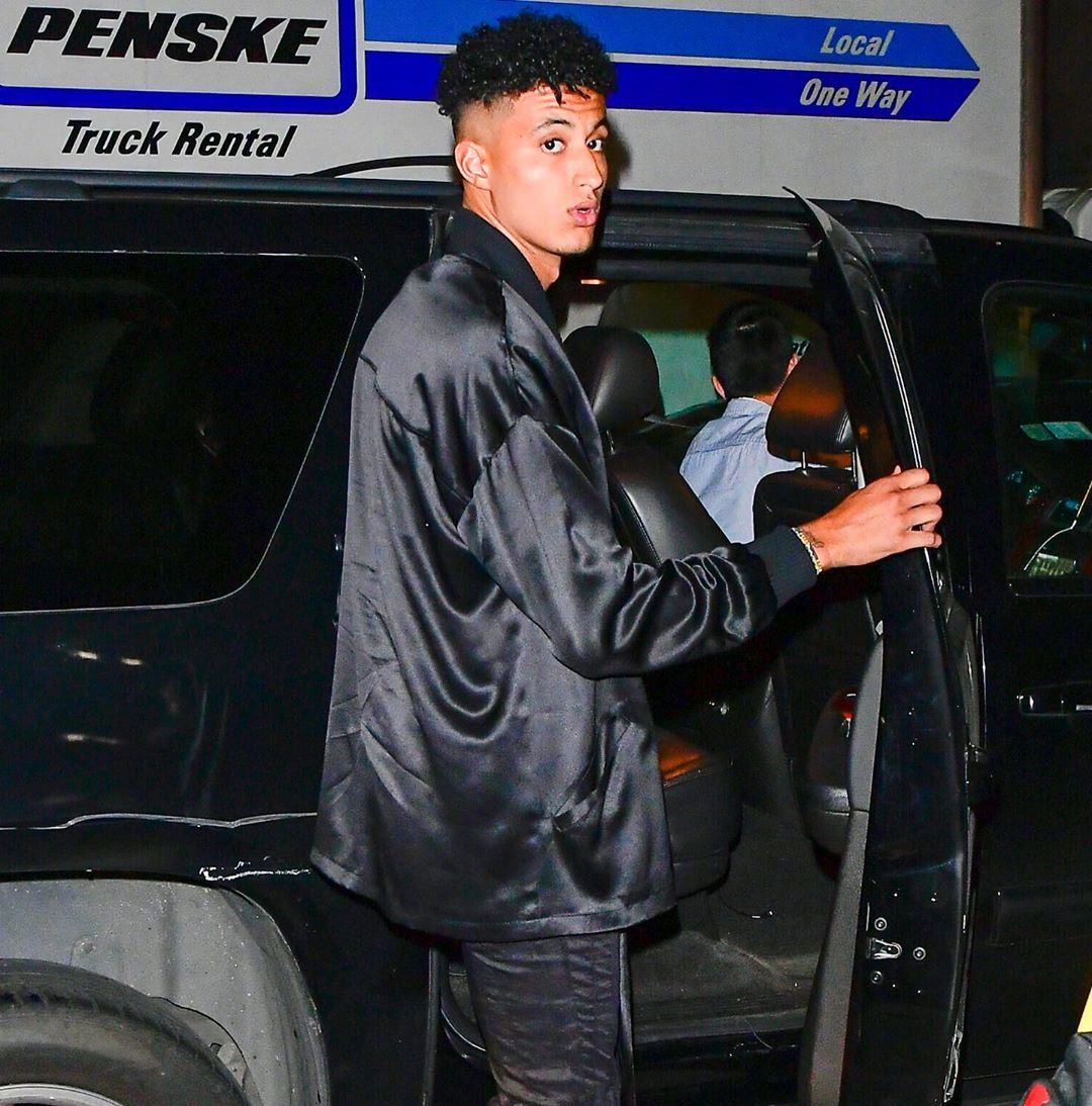 有一说一库兹马确实帅颜值很优越