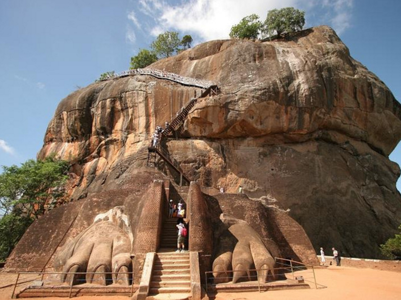 古城狮子岩,在180米高巨石上的奇迹,千年以后被人发现