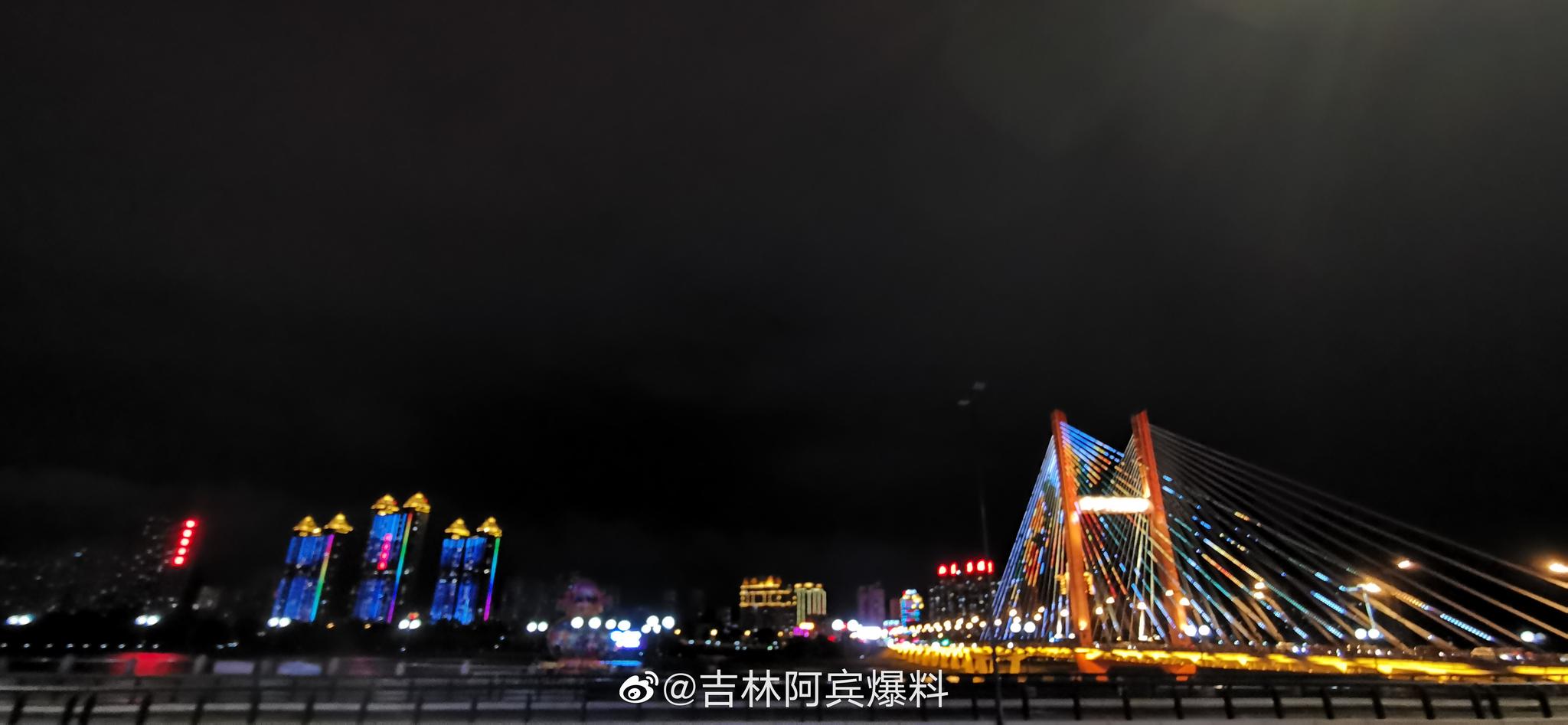 这里是著名的吉林市临江门大桥。临江门大桥是重要的交通枢纽|_新浪新闻