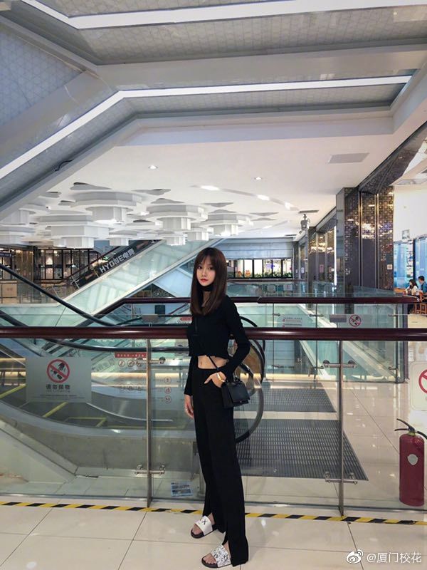 她叫黄晨昕00年就读于集美大学身高165cm摩羯座你喜欢吗