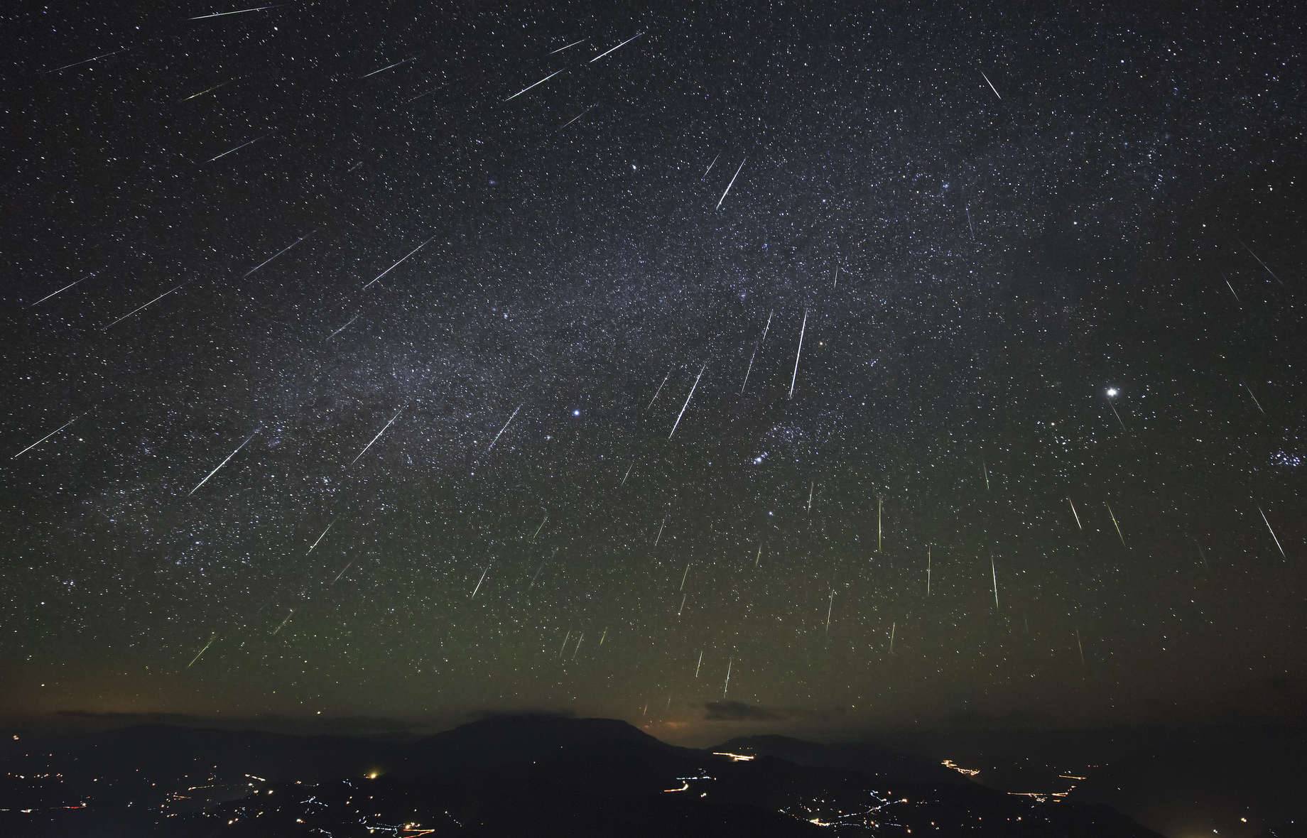 2019年三大之一的英仙座流星雨来了,全国肉眼可见,且数量超百颗