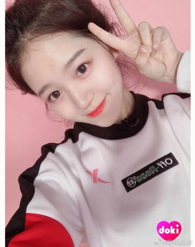 宝藏女孩,@是你吗希瑶 每次一开口社长必须跪下来听