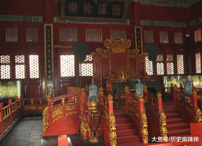 才子殿试写对: 守法朝朝忧闷, 强梁夜夜欢歌! 皇帝听闻勃然大怒|才子|殿试|朝朝_新浪新闻