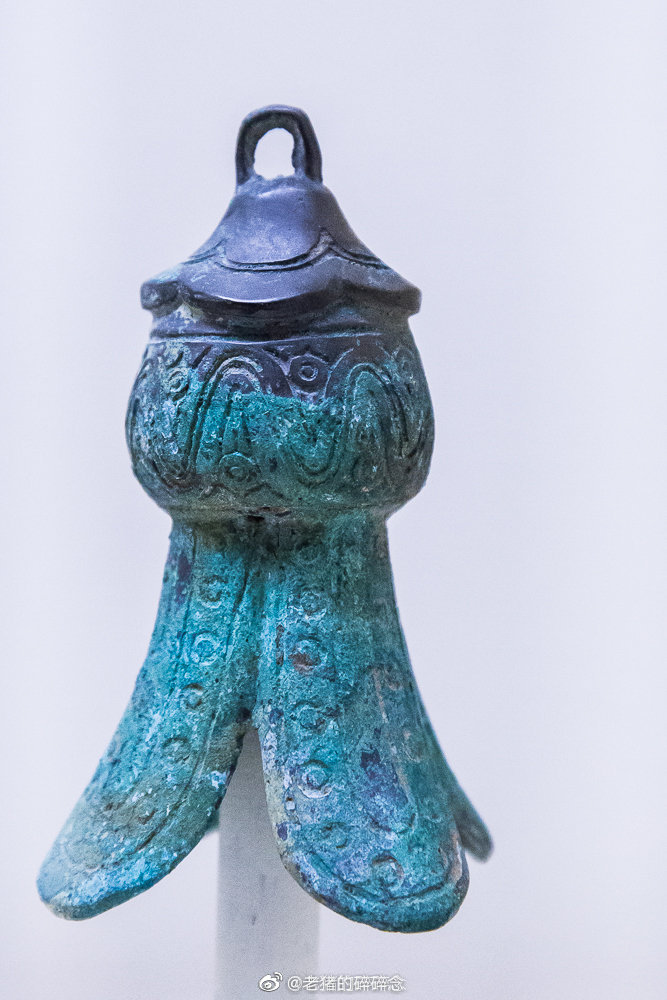 博物|镜头下的"青铜乐器"(n49) 三星堆花形青铜铃/三星堆博物馆