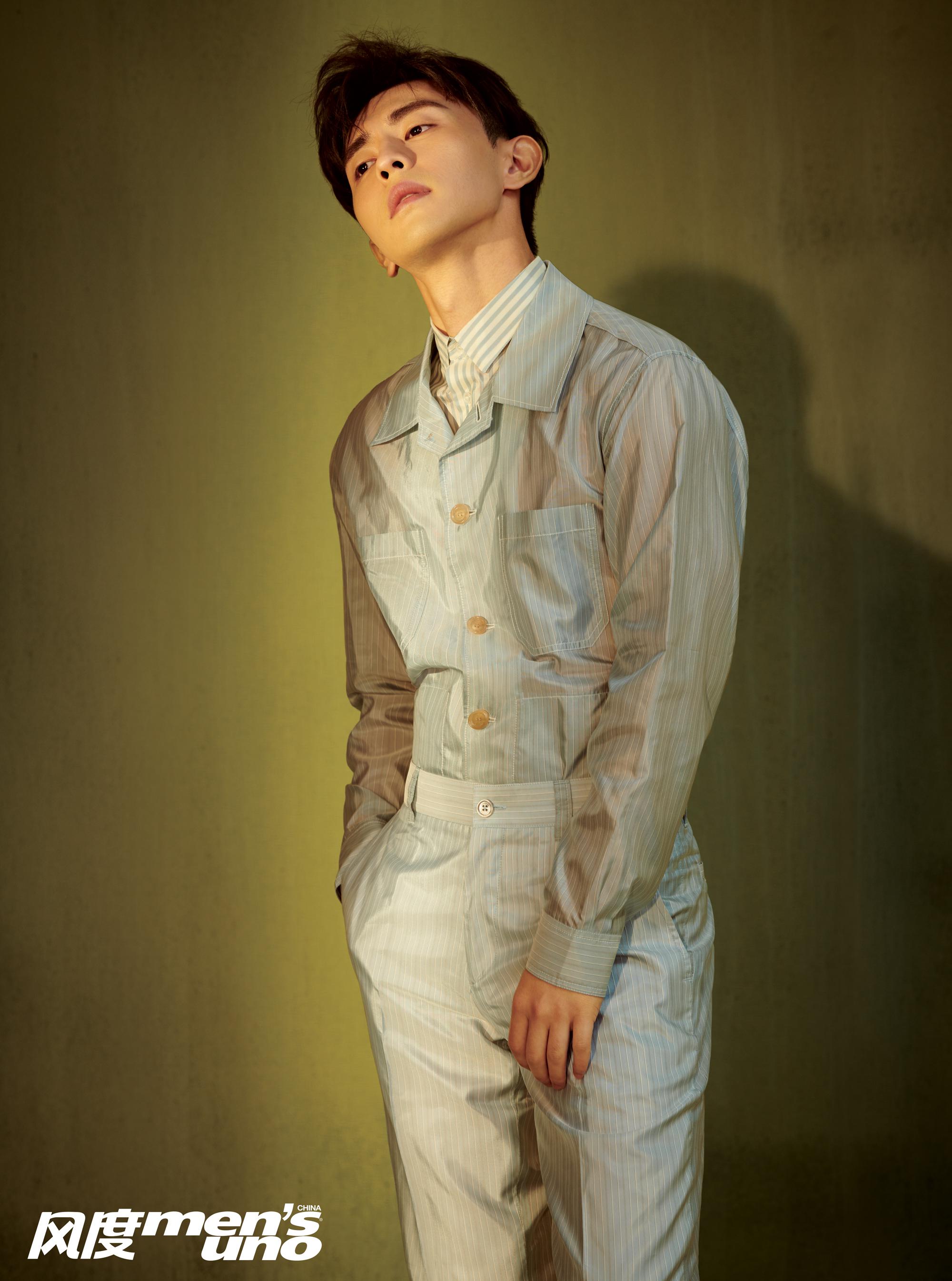 寒冬岁末,@邓伦 登上《风度mens uno》12月号杂志封面
