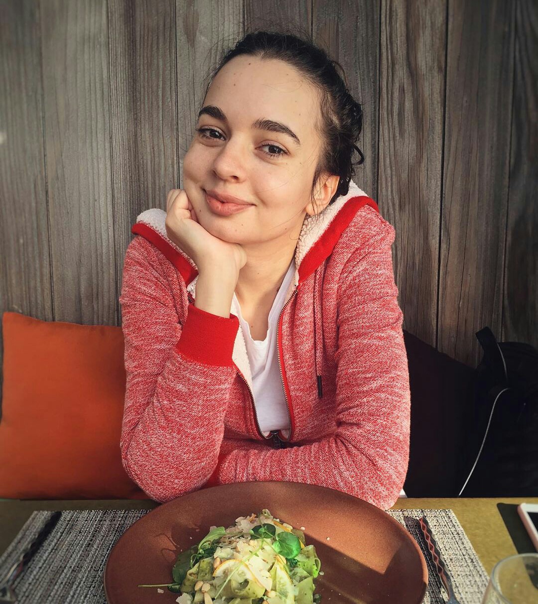 温子仁宣布订婚了!未婚妻是德国女演员以及制片人ingrid bisu