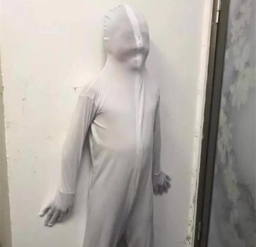 七岁男童为看电视,网购"隐身衣"被赞脑洞清奇,网友:天真无邪