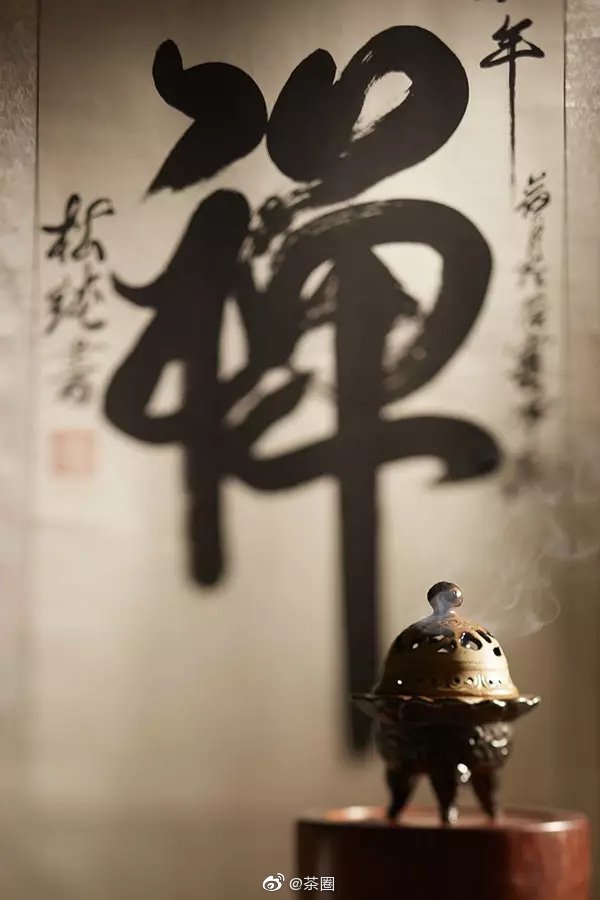 静水深流,简单的人其内心清和,越容易参透禅理.修佛亦如品茶