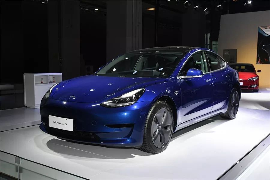 30多万买国产特斯拉Model3还是宝马3系，养车费用差多少？