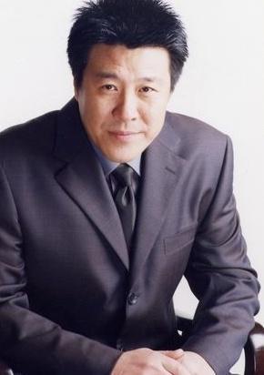 她是国家一级演员,6岁就开始演戏,嫁给同学恩爱34年惹人羡慕