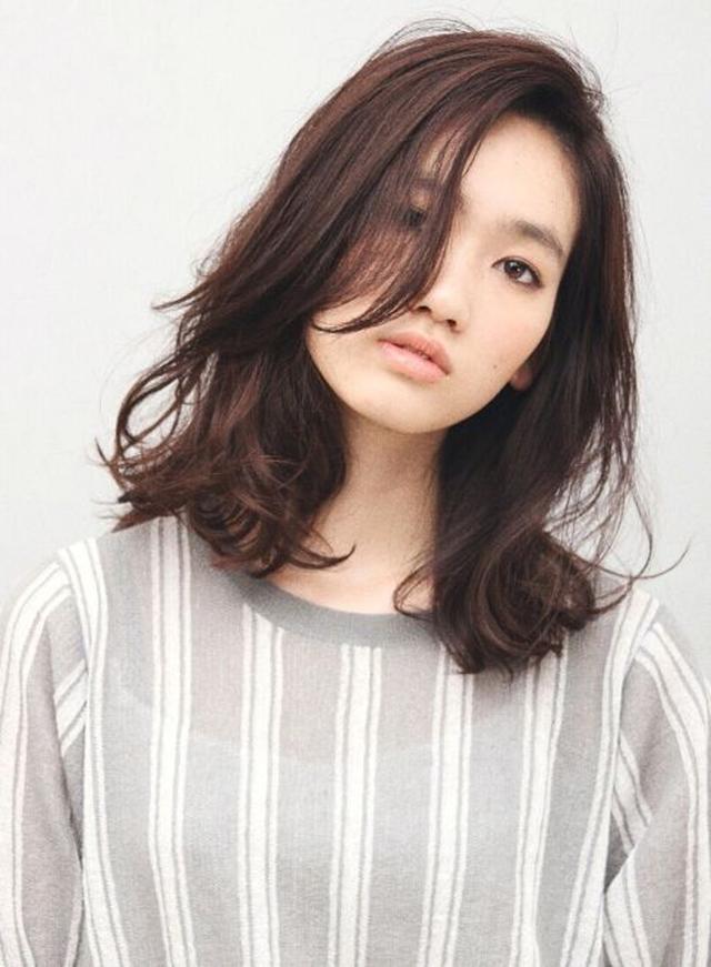 不老气的曲发造型推荐2019年重点锁定5款慵懒系微卷发