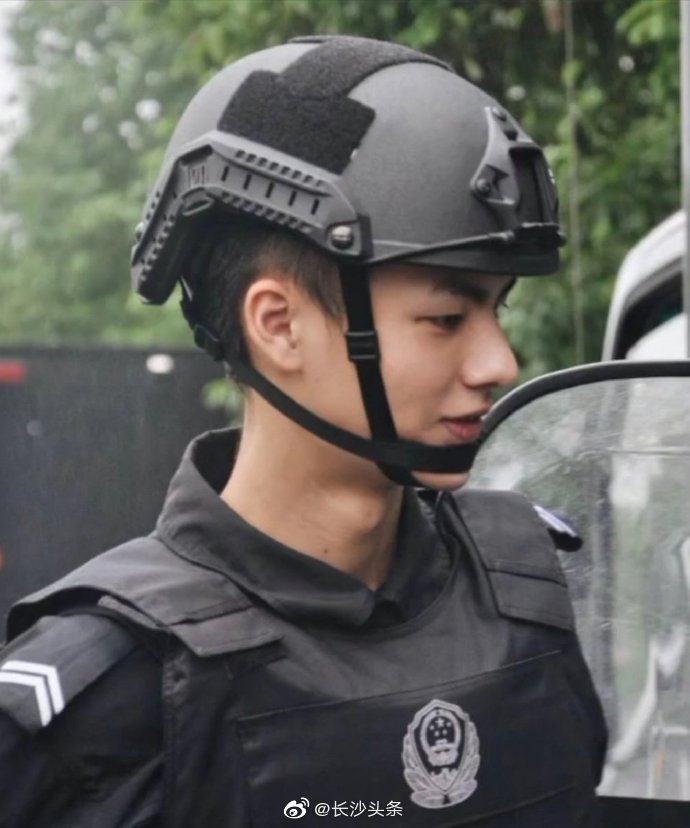 《守护解放西》长沙市公安局特巡警支队第一特警大队民警刘曦钧