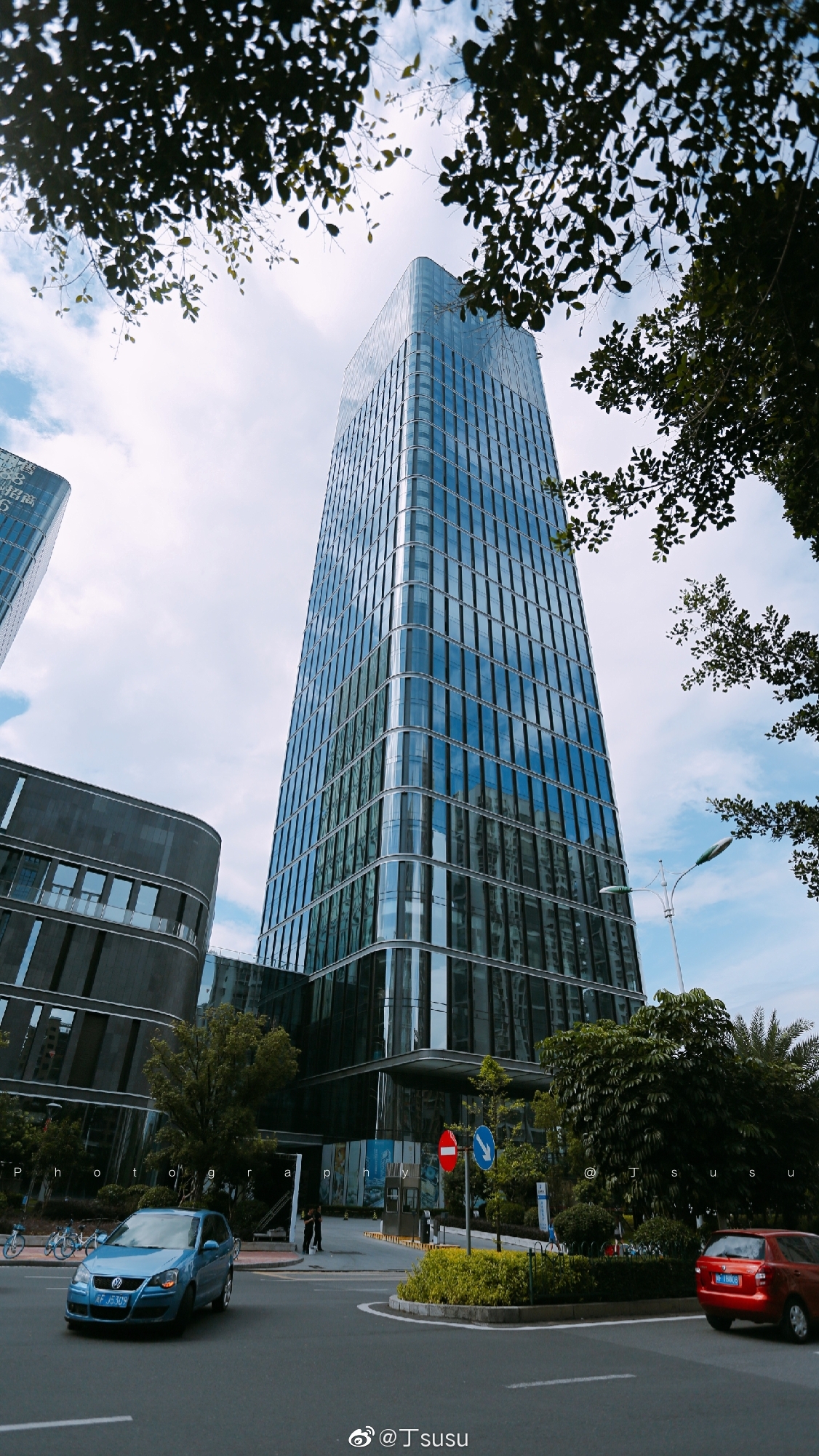 许多朋友说来龙岩也是住龙岩佰翔京华酒店酒店6楼的红山茶中餐厅