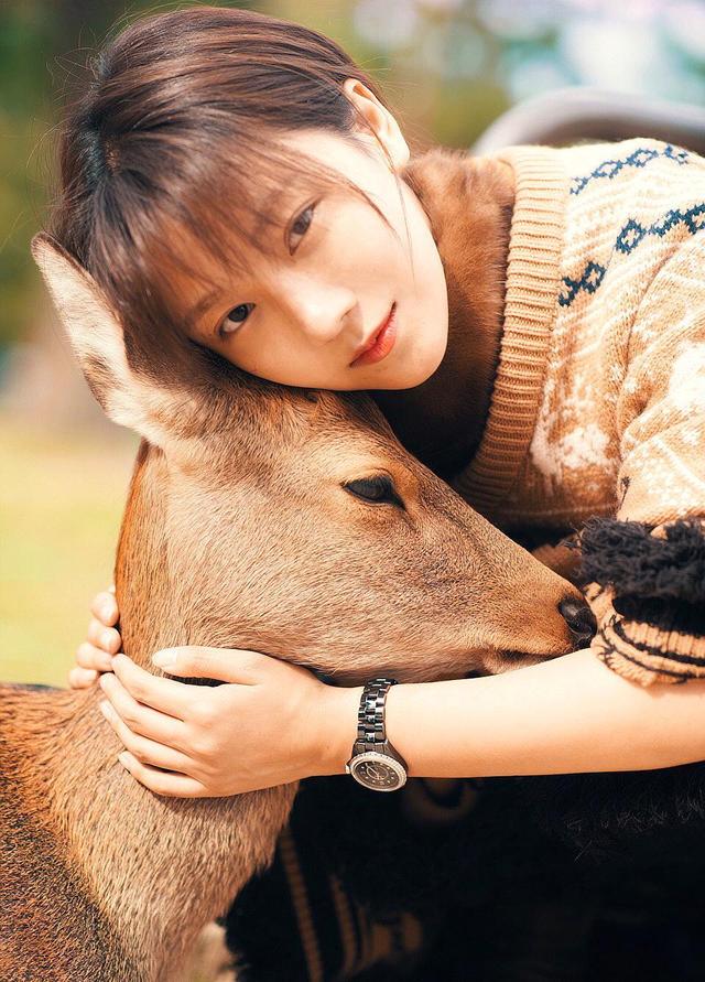 是讲述了中允飞在守护人界的艰辛道路上成长蜕变,与白凝雨跨越三界