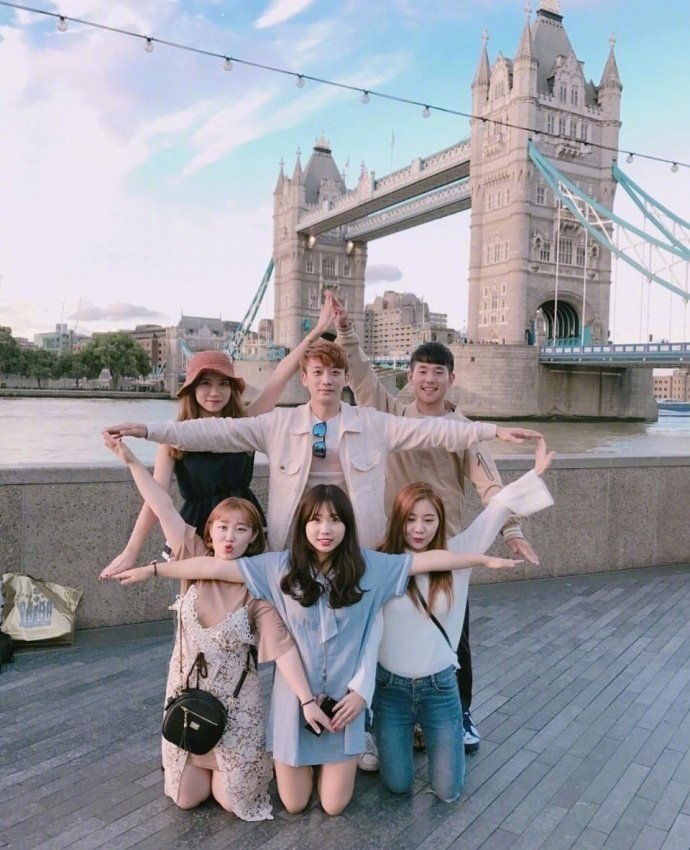 只要凑齐6个人,就能解锁好朋友拍照新姿势