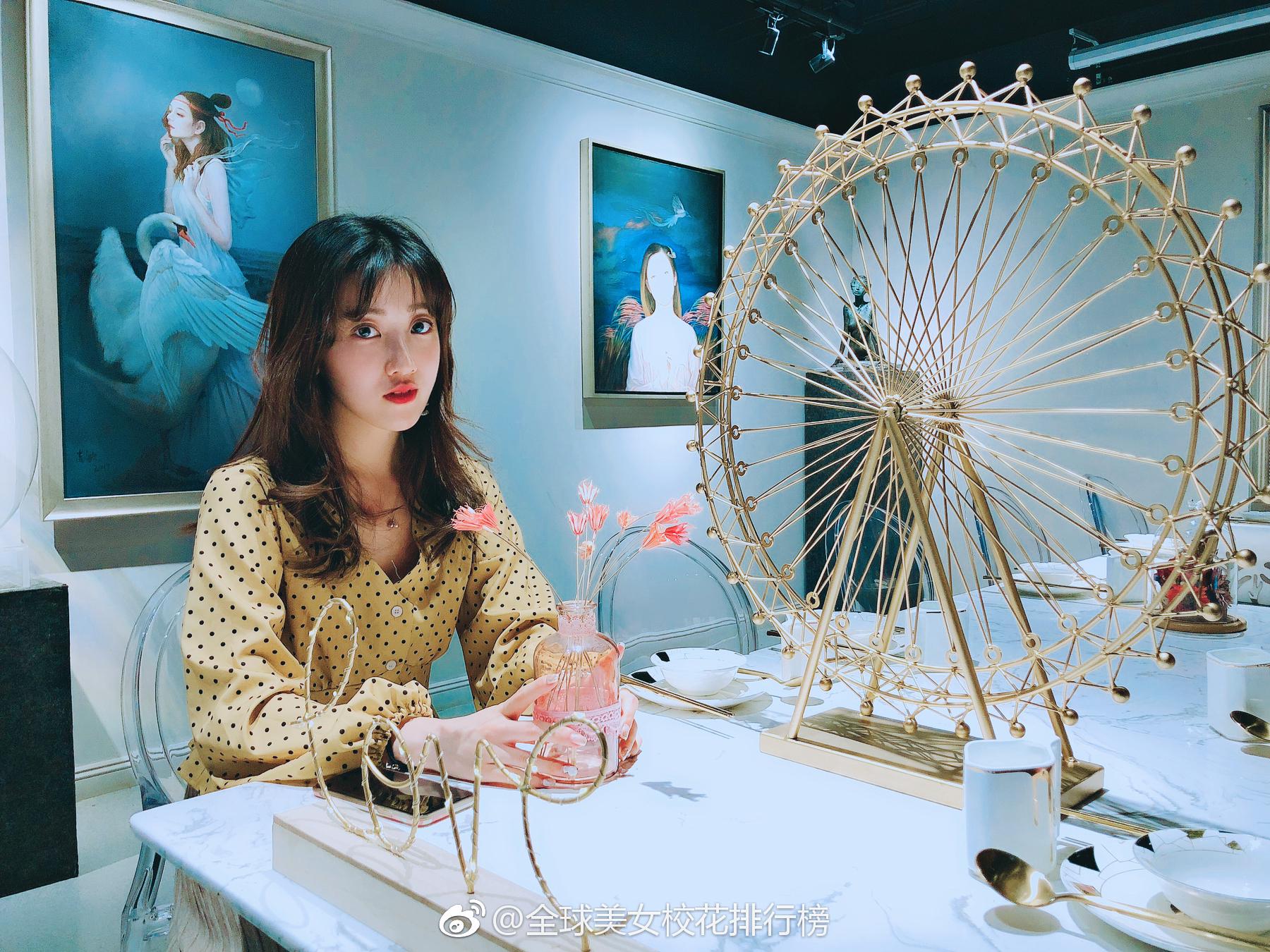 汪昱含 北京电影学院 表演专业 1992年 特长 表演 长笛 游泳 未来可