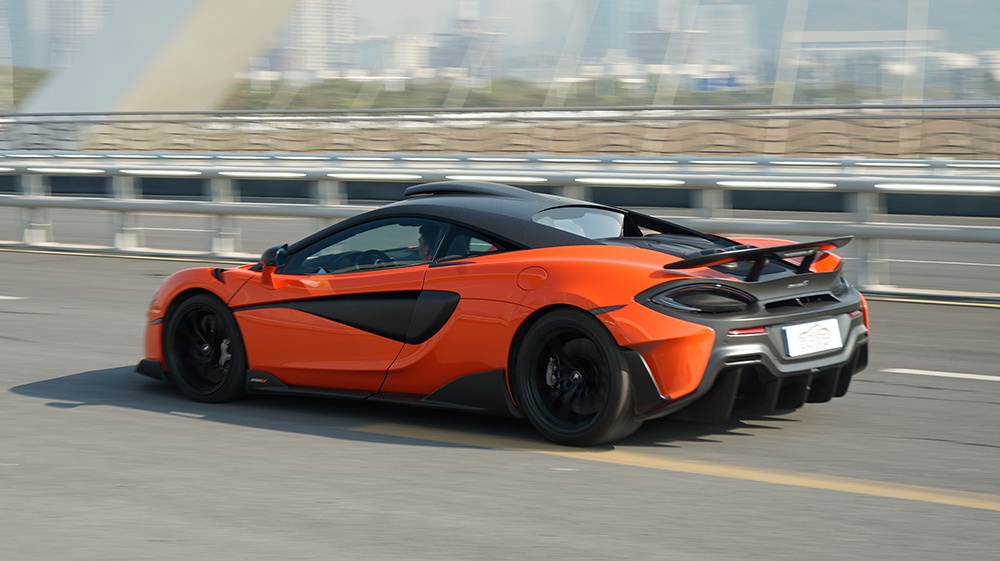 身轻如燕驭气而行迈凯伦600ltcoupe试驾测评