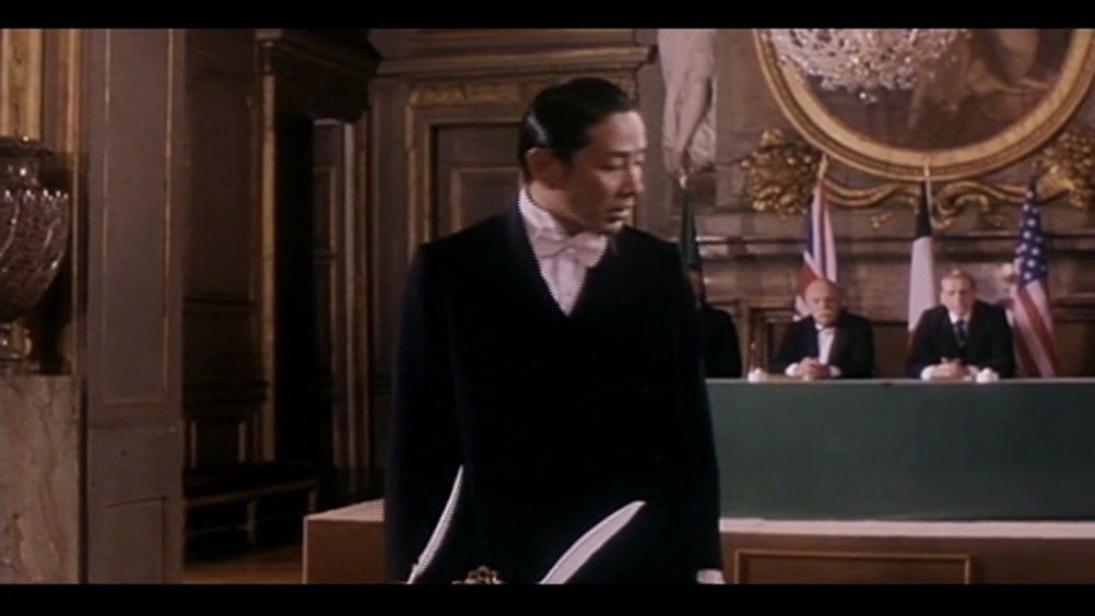 电影我的1919片段中国代表顾维钧拒绝在巴黎和约上签字