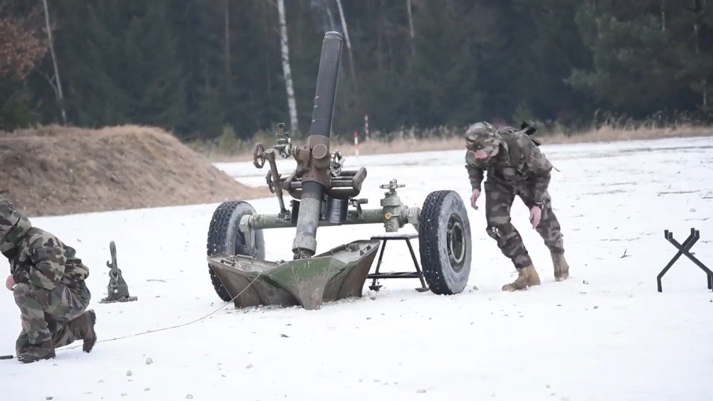 法国120mm重型迫击炮图片