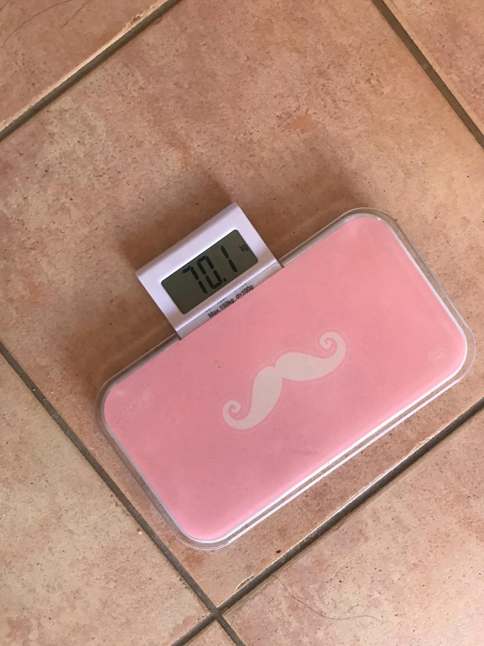 70公斤是个坎下了70就是尖脸…瘦了四公斤加油吧扎嘿