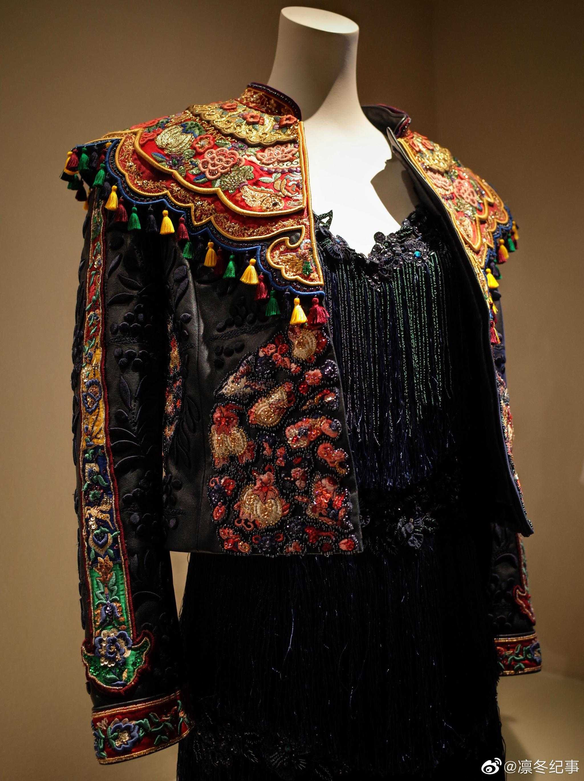 丝绸博物馆地址:杭州西湖区玉皇山路展览名称:西方时装展展馆:服装馆