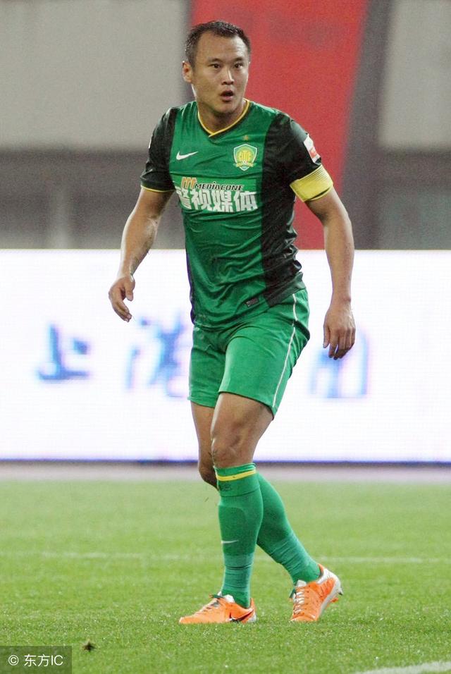 一生只为一城之北京队魂徐云龙:踢前锋梅开二度,世界杯铲断大罗