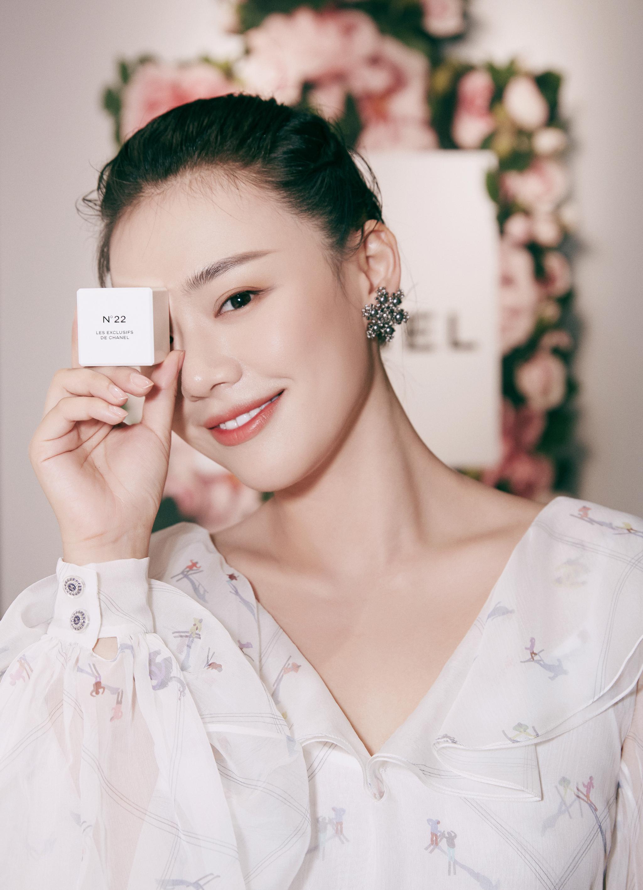 chanel今天官宣@马思纯 成为香奈儿香水形象大使