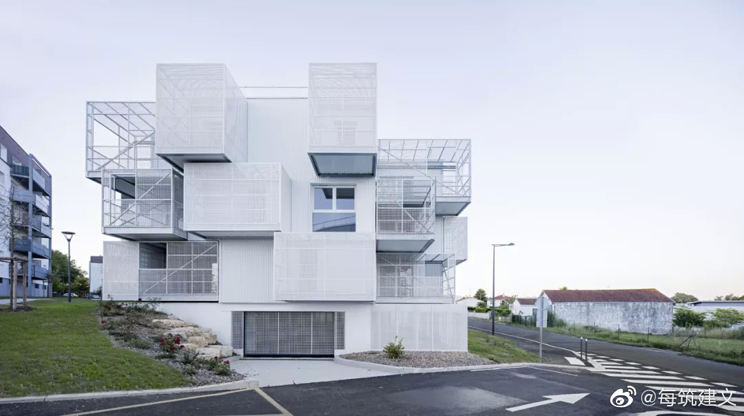 空间组合,体块虚实对比,是建筑设计里面常用的造型手段哦