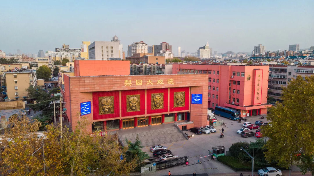 k63路,k87路,k93路,k95路,116路,k101路,k103路,k137路至百花剧院下车