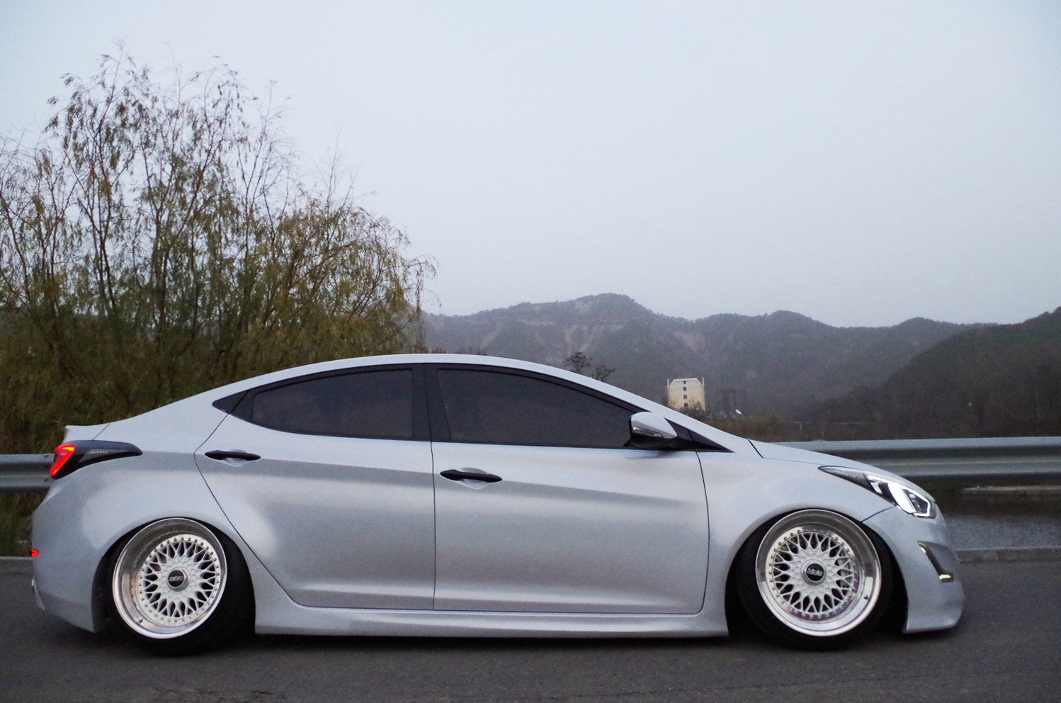 冷门的现代朗动也能玩改装,这样的宽体看起来真是太舒服了!