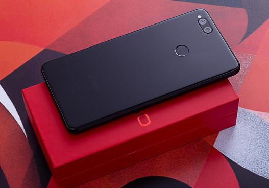 百元机中的机霸骁龙6604000毫安玻璃机身仅售898元