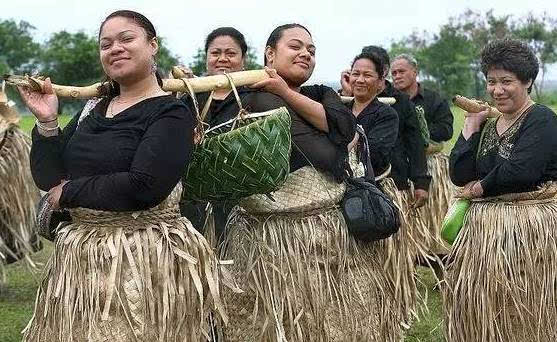 这个国家以胖为美,当地人男性不穿裤子,140斤才能被称为美女!