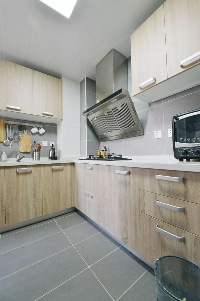 橱柜门颜色到好厨房空间美不少做饭心情更美妙