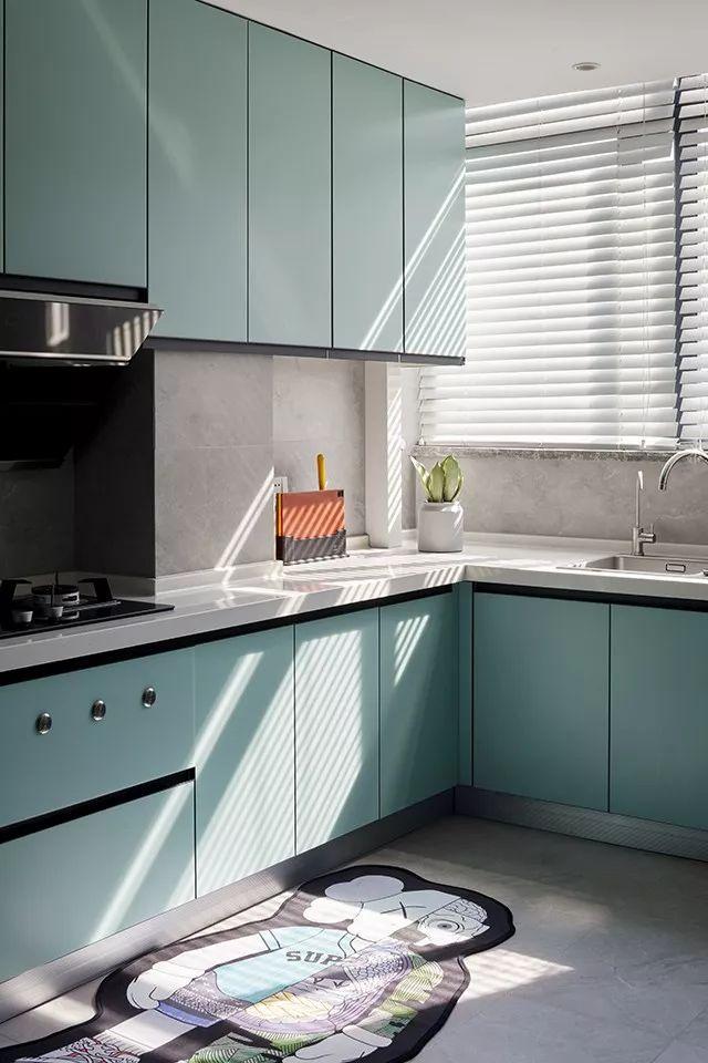 橱柜门颜色到好厨房空间美不少做饭心情更美妙