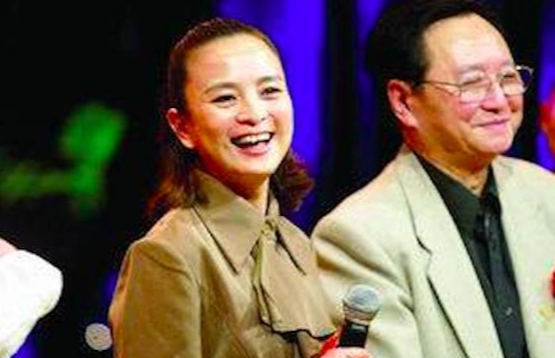 当时《红楼梦》的拍摄已经进入后期阶段,导演王扶林忙着后期制作