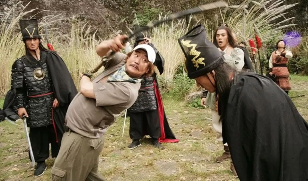 张纪中开始成为大陆和金庸先生合作最多最好的制片人和导演,赵箭也