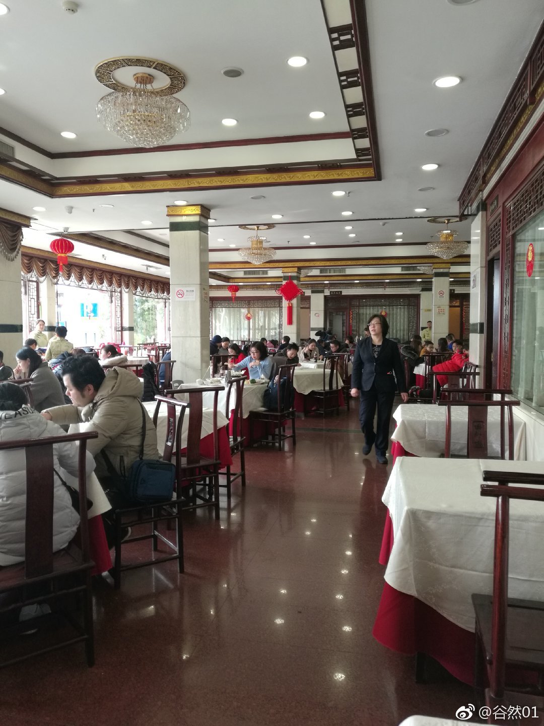 电视剧楼外楼就将镜头对准了这个坐落在西湖孤山脚下的菜馆