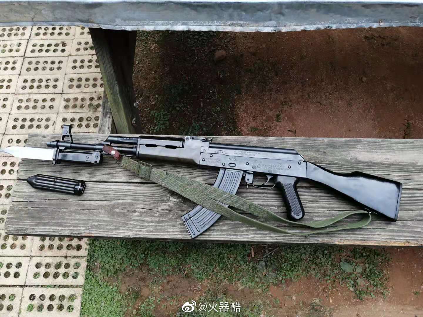 北美华人枪械爱好者天字一号兄收藏的凌华厂的国产ak_高清图集_新浪网