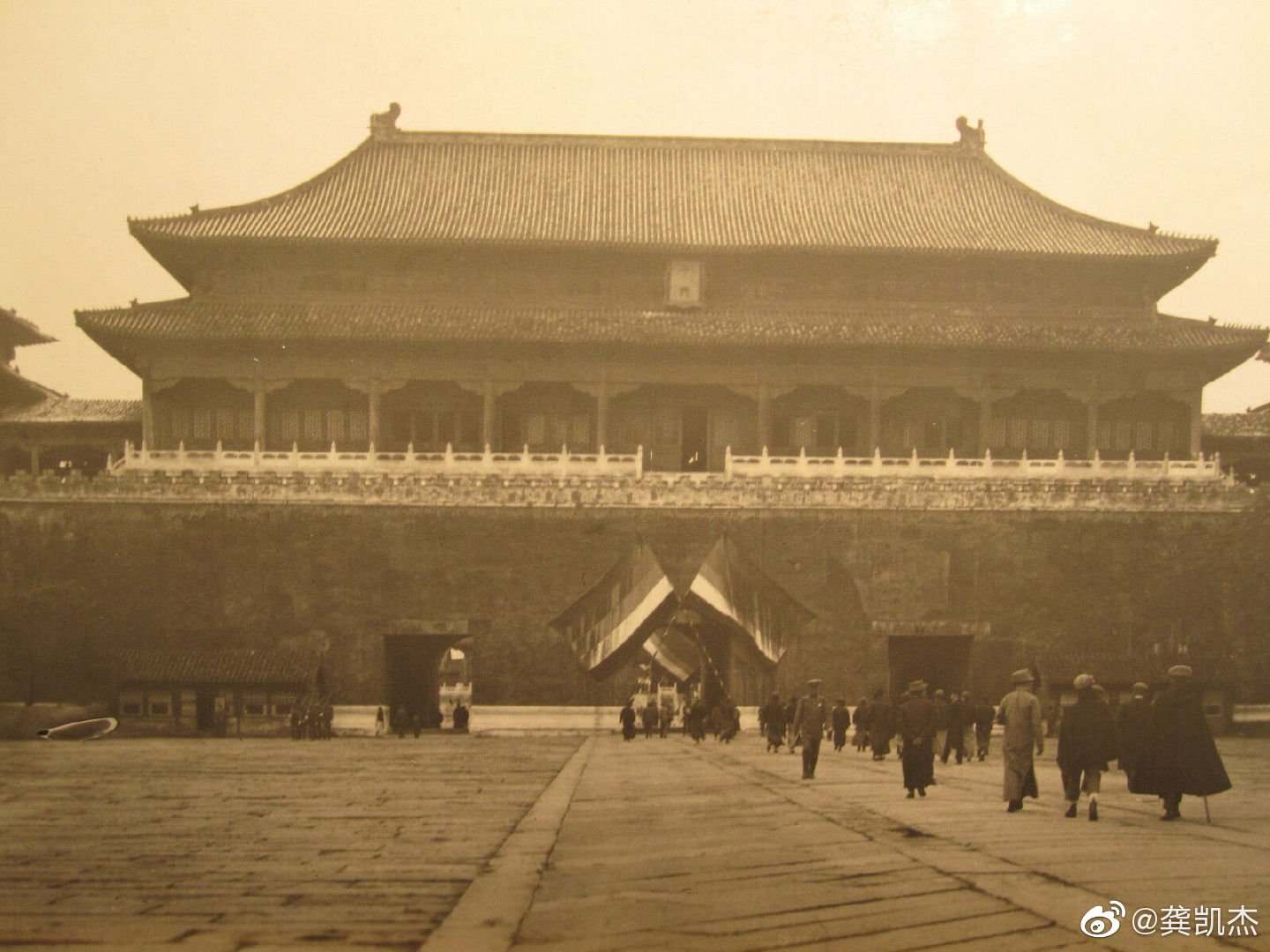 旧照:1912年～～1987之间的故宫.(来自网络)