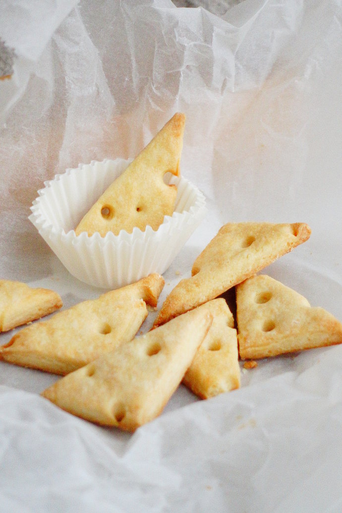 适合补钙的小零食【奶酪三角饼干】